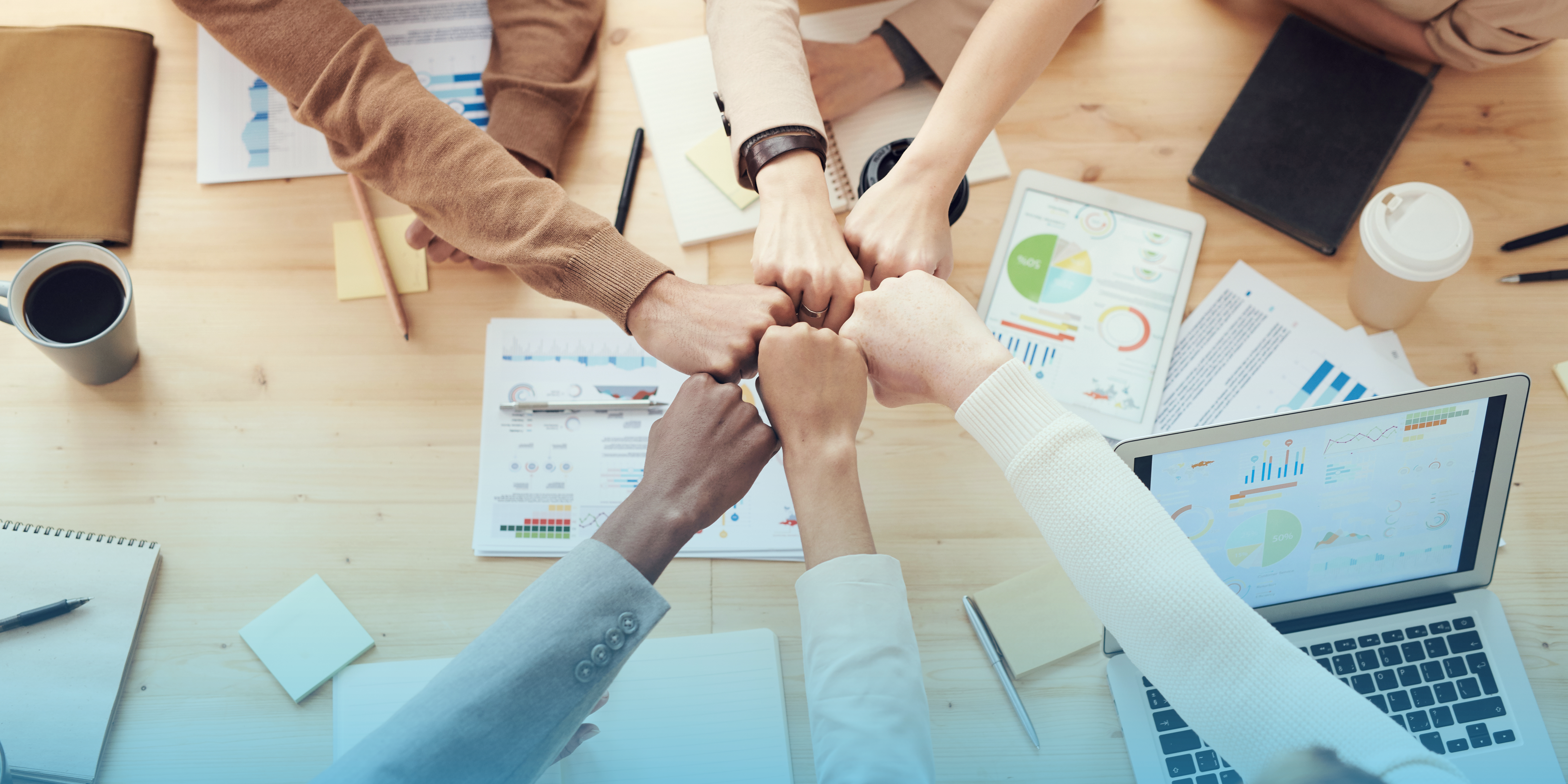 Impulsa tu Año Empresarial Comienza el año alineando a tu equipo, definiendo metas claras y renovando la motivación con un Kick Off estratégico. Descubre por qué es clave para alcanzar tus objetivos y cómo adaptarlo a las necesidades de tu empresa. ¡Haz de este el mejor inicio posible!